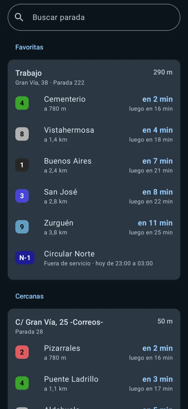 Pantalla Cerca en modo oscuro, con los tiempos en minutos